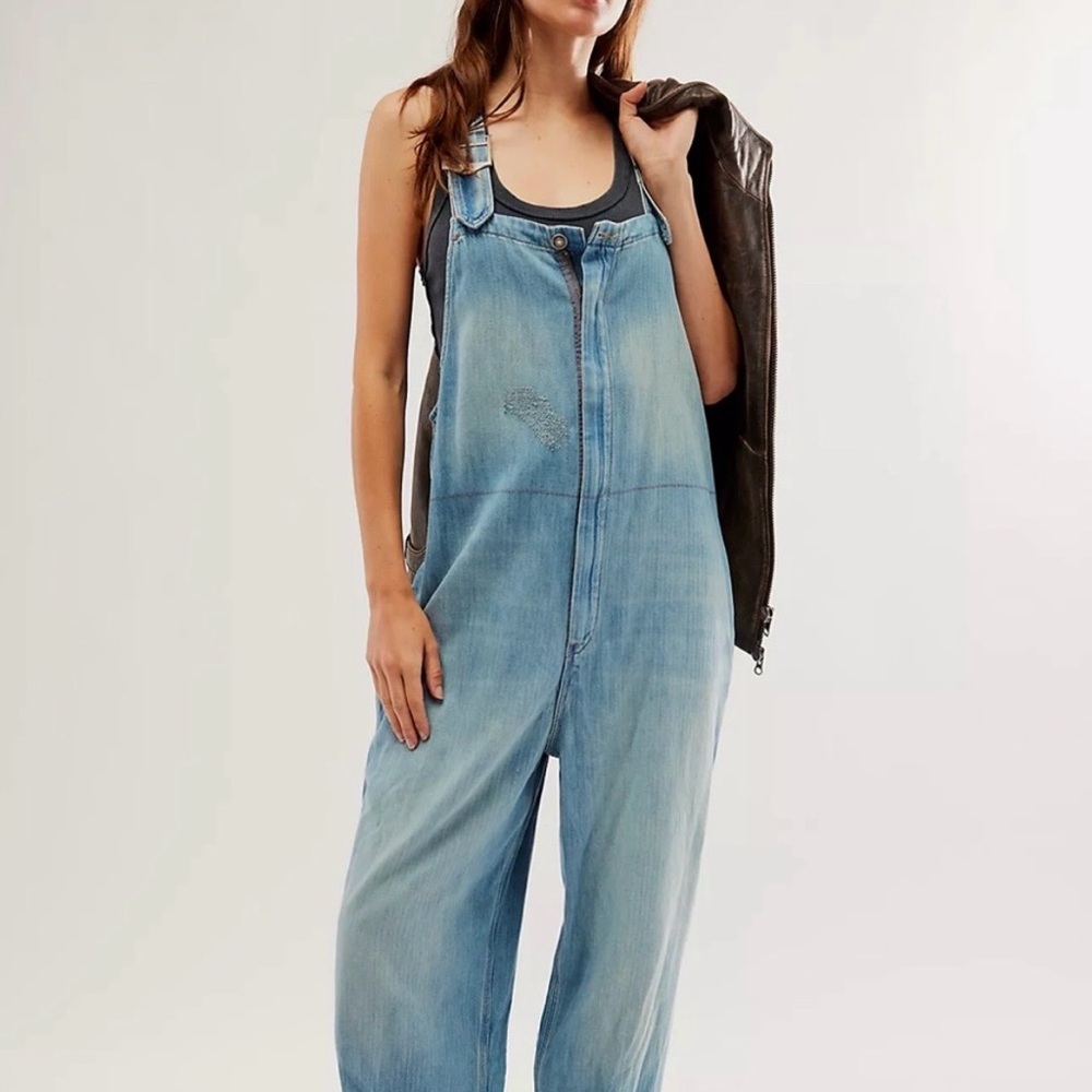 Denim Sleeveless Jumpsuit with Wide-Leg Cut Free People Hunter Overall - Picture 2 of 7